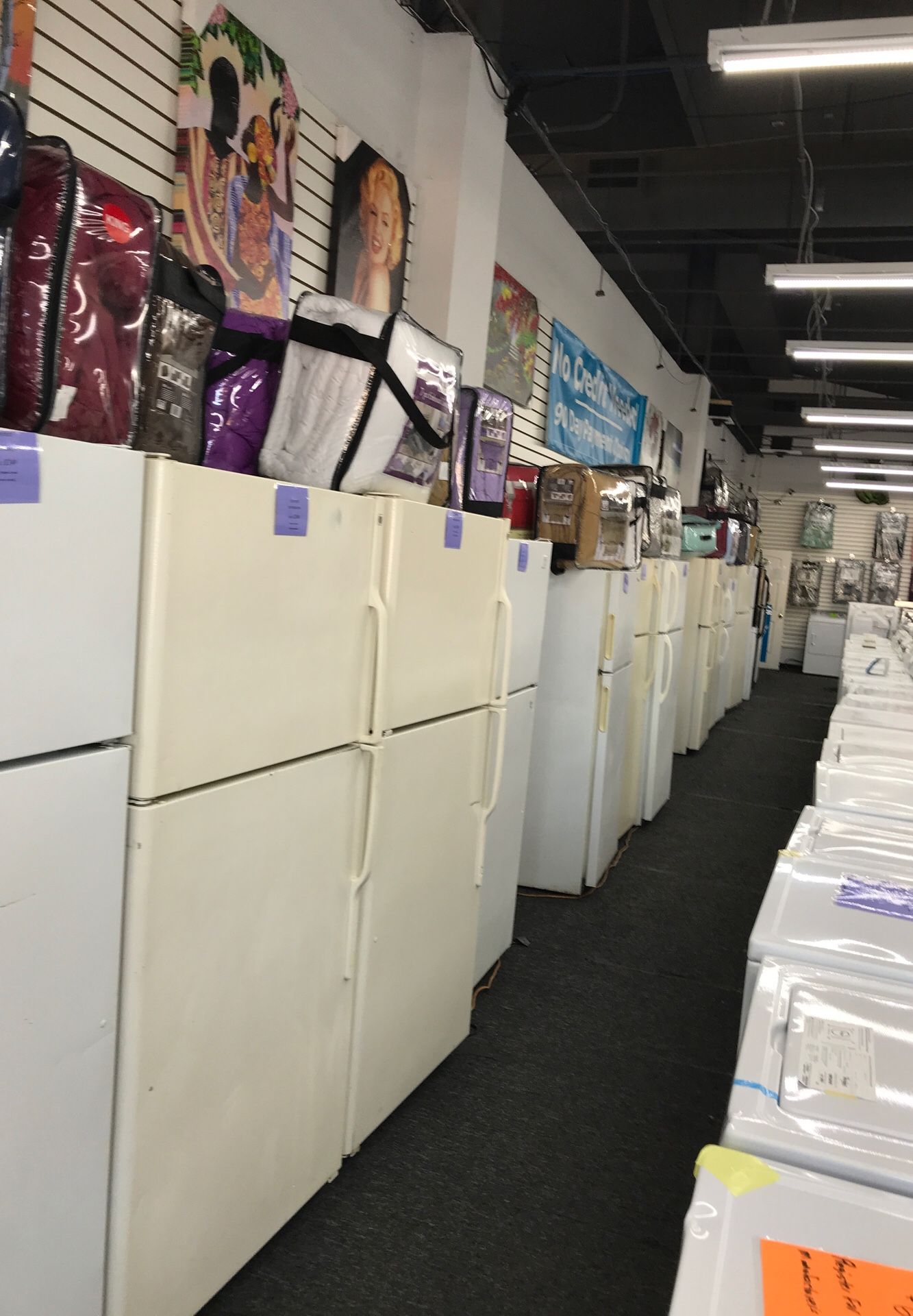 Refrigerators starting at $199👈🔥🔥