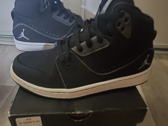 Size: 8.5 Men/ Women 10