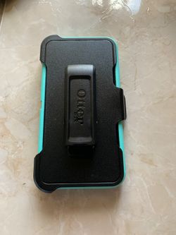 iPhone 7 otter box case with clip pick up area 32837 or 32809