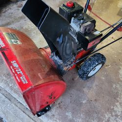 MTD Yardmachine Snowblower 22"
