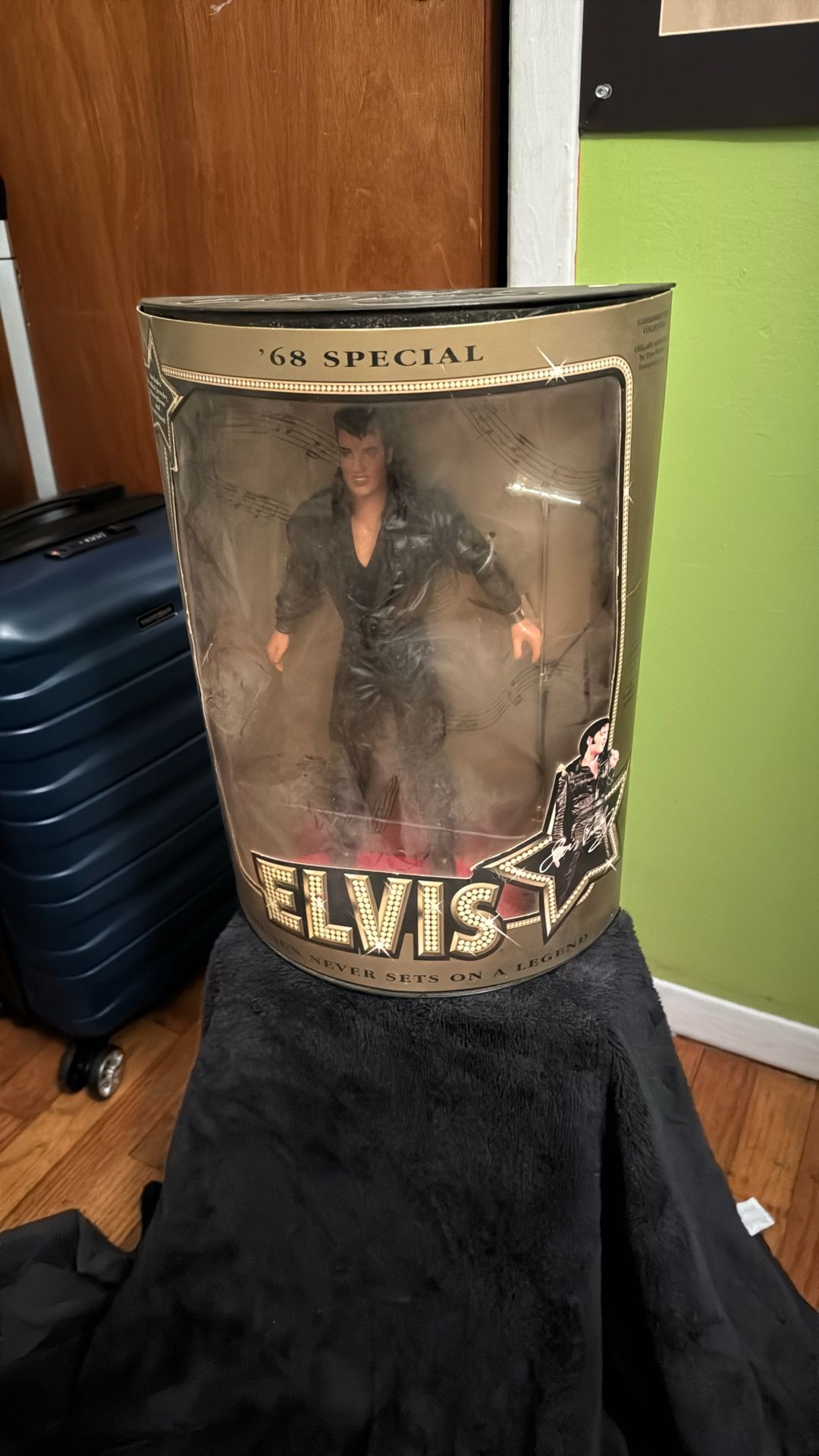 Elvis Presley ’68 Comeback Special Collectible Figure – “The Sun Never Sets on a Legend”
