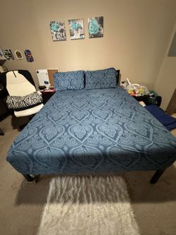 Both Bed frame + Queen Mattress 90$
