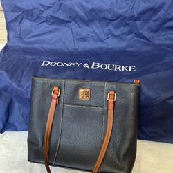 Navy Dooney& Burke tote