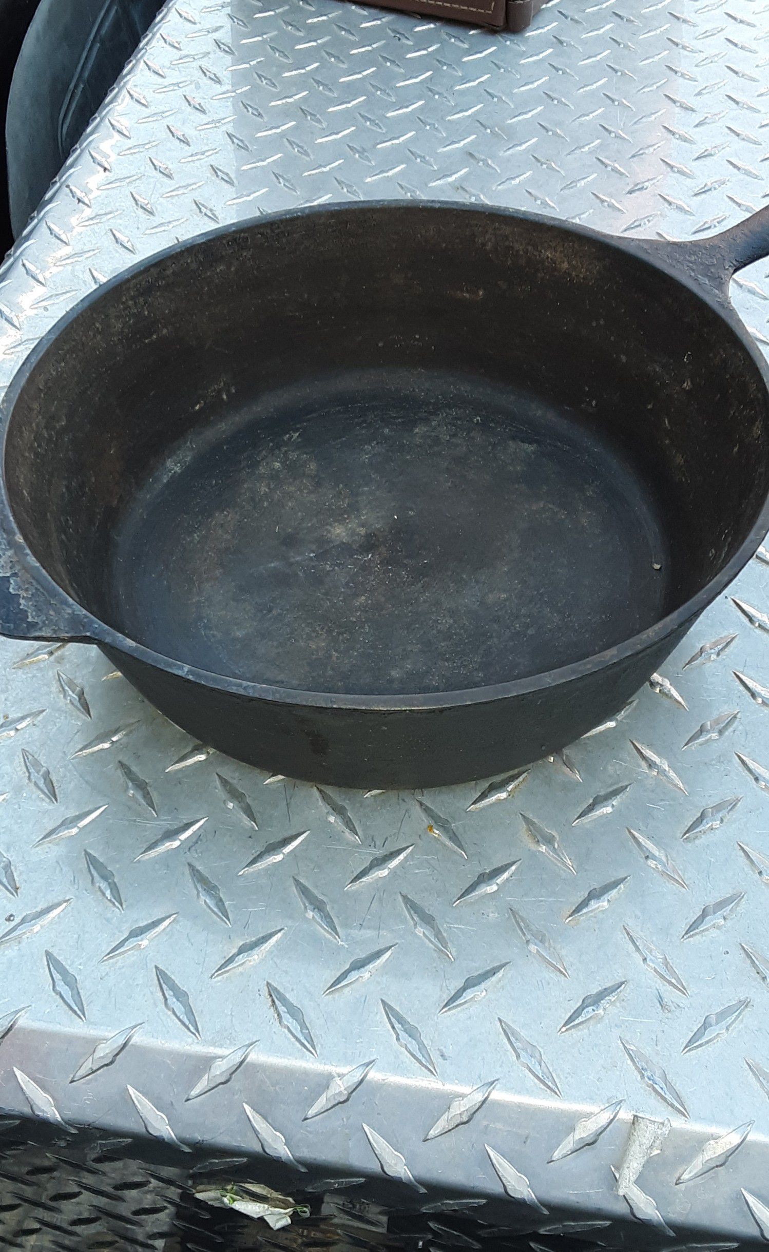 10 1/2" cast iron 3" deep pan