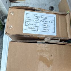 8 Gauge Square Staples