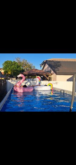 1 Year Old Sand Pump Pool!!!!!!