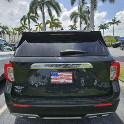 2024 Ford Explorer XLT w/captain chairs 5,000 miles