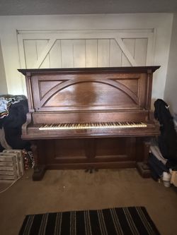 Bentley Chicago Piano