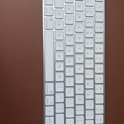 Magic Keyboard (USB-C)with Touch ID for Mac Models - White