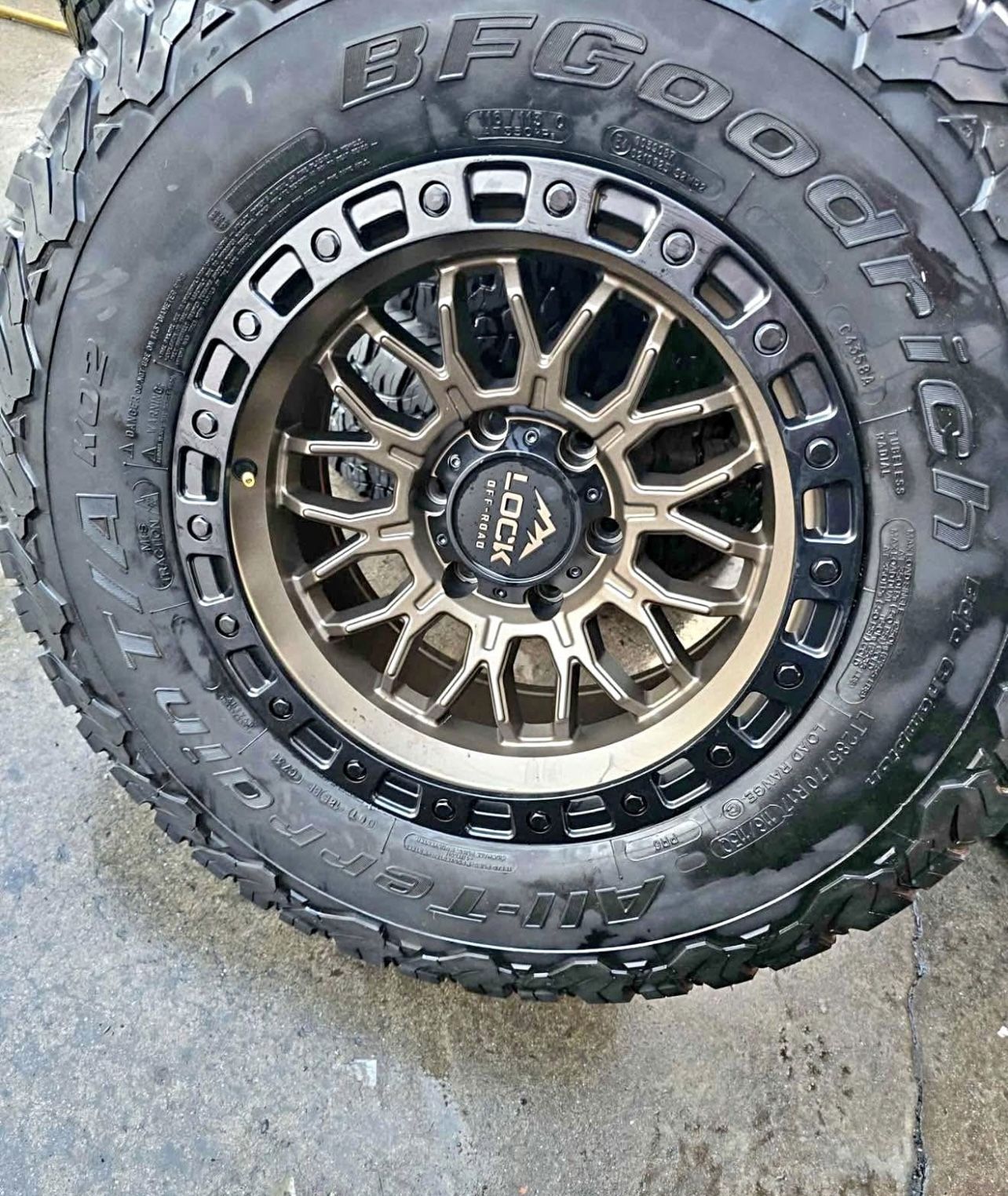 17x9 vendo Rines nuevos con llantas 80% de vida las 4 para toyota tacoma chevy silverado Ford> f150