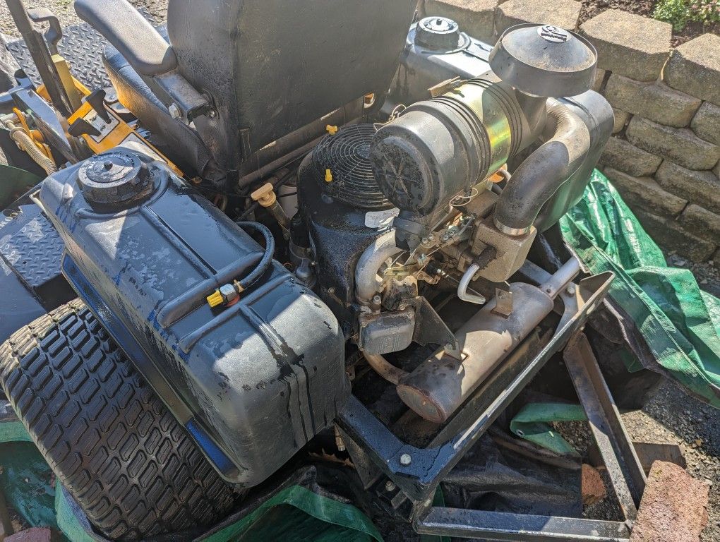 Cub Cadet M60 TANK Commercial Division Zero Turn for Sale in Butler, PA