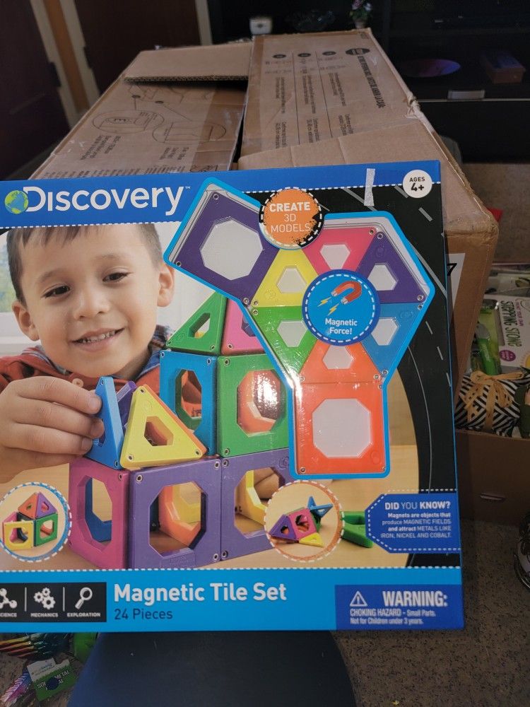 NEW 24 PC MAGNETIC TILE SET.  