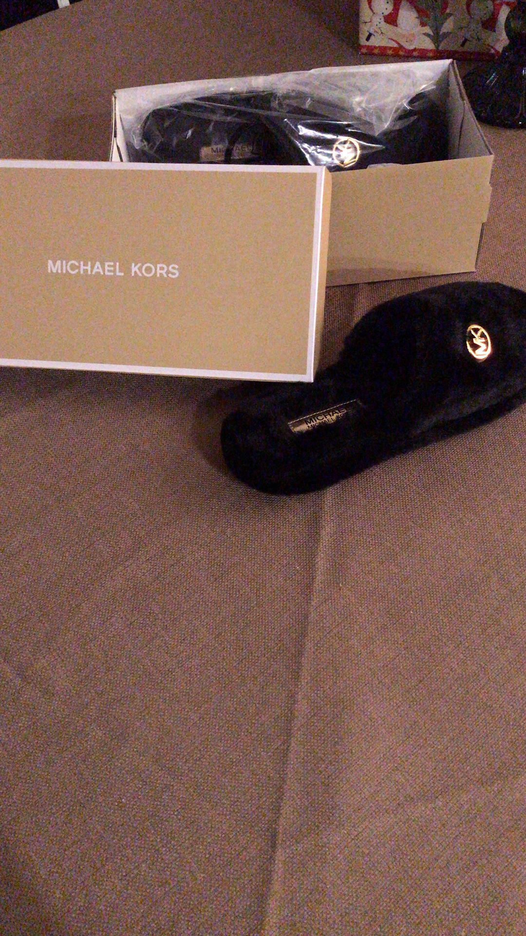 Brand new Michael kors fuzzy slippers size 8