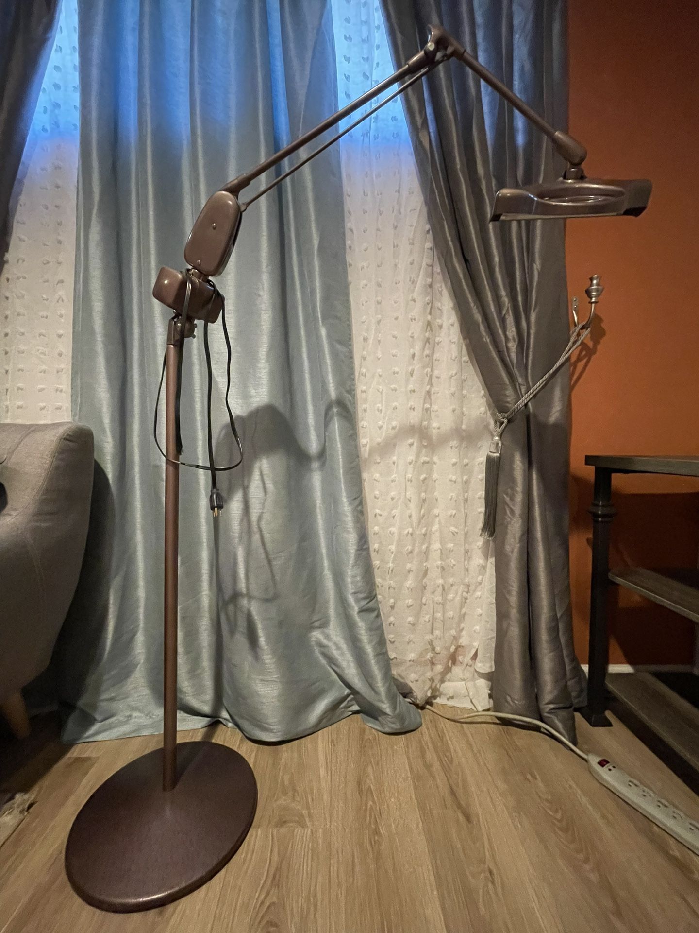 Vintage Metal Floor Lamp with Magnifier for craft , Embroidery and more.