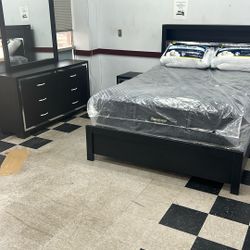 4 Piece Bedroom Set With Light Up Bed Shelf