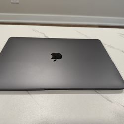 MacBook Air M1 (2020) — 8GB / 512GB SSD — Excellent Performance 🔋