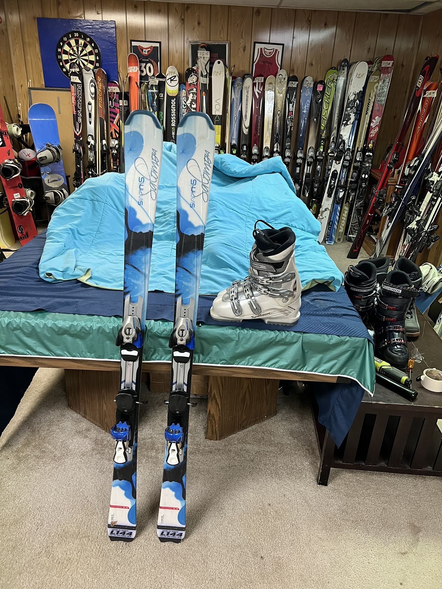 Women’s Salomon Ski Package With Boots And Bindings 