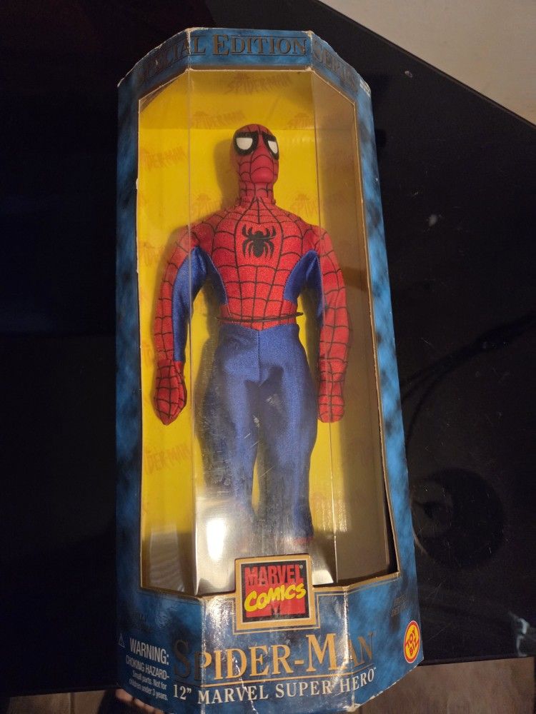 Spiderman 1997 Toy And Jigsaw Puzzle