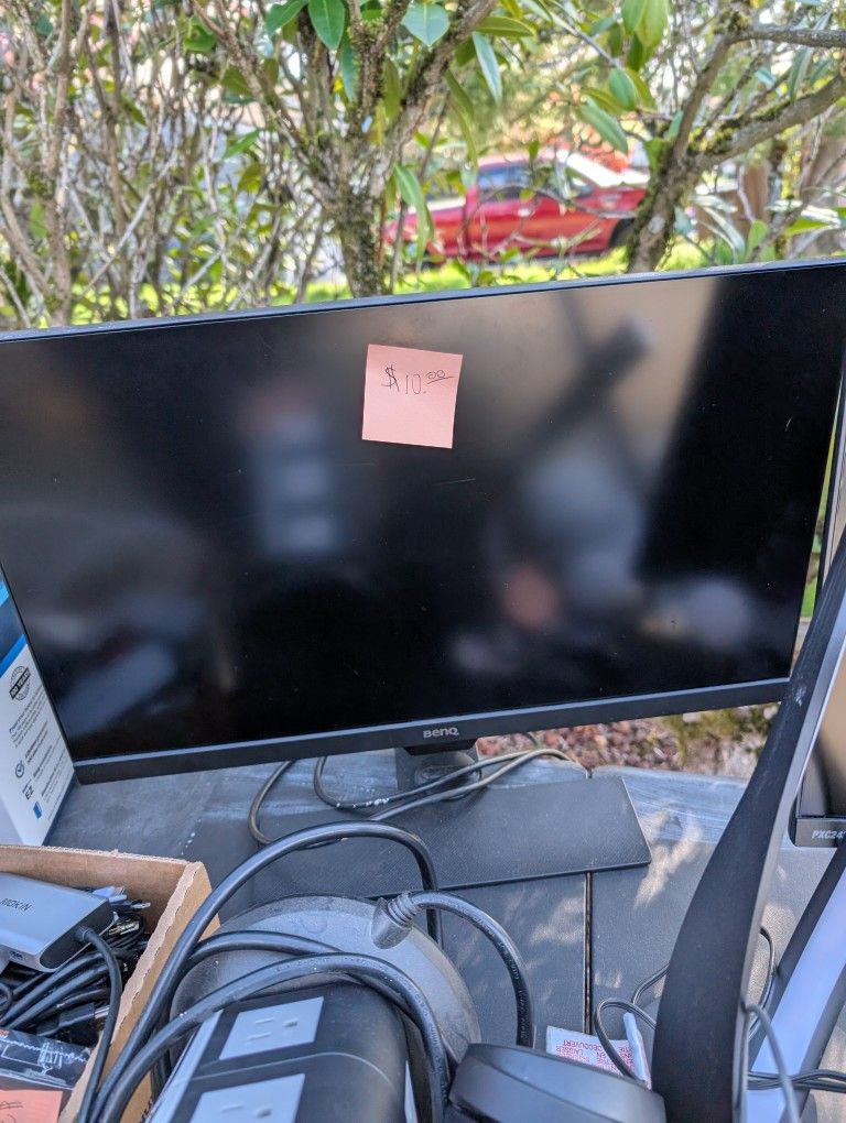 22 Inch Monitor