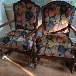 2 Rocking Chairs