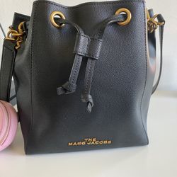 MARC JACOBS BUCKET BAG WITH PINK COIN PURSE