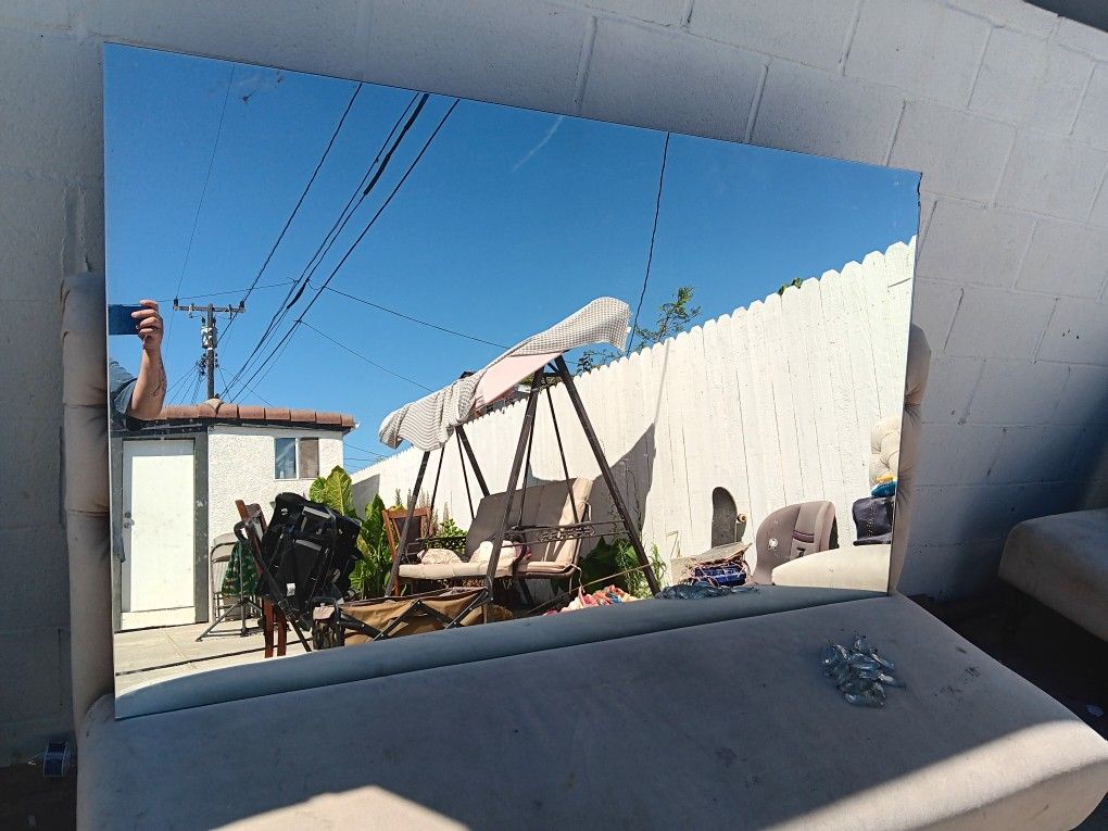 6×4 Mirror 2 Available