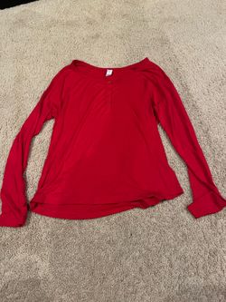 Stars above red long sleeve button sleep shirt size small