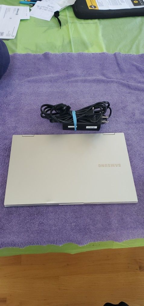Samsung Galaxy Book Flex 2 Alpha QLED Touchscreen 2in1 Windows 11 Laptop W