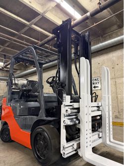 2022 TOYOTA MODEL 8 forklift,7000 lb,2 stage, single double attachment