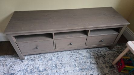 Tv console