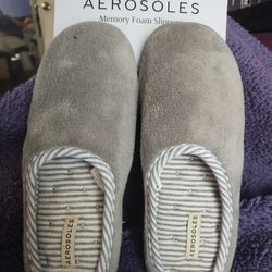 Woman's Slippers 
