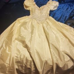 Wedding Dress Size 6 Excellent Condition