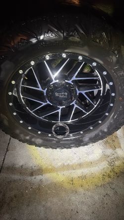 20”x10 Moto Metal MO985 Breakout Rims 6x6.5 Lug Pattern