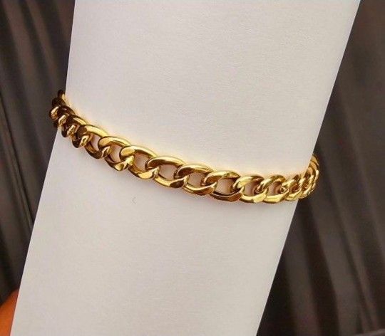 18k All Solid Gold bracelet 6 grams