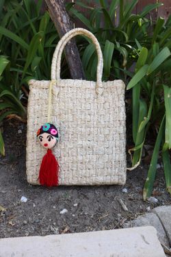 Mexican straw bag with pompom bolsa mexicana de pajita con pompom