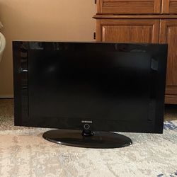 Samsung TV 32in