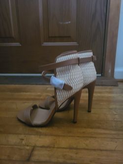 Heels (Nude/tan, Size 8)