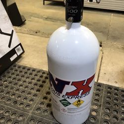 Brand New Nitrous Express 10 Lb bottles With Gauge And 500 Lightning Valve