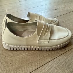 Ilse Jacobsen Women’s Tulip 3865 Loafer, size 37, White/Ivory
