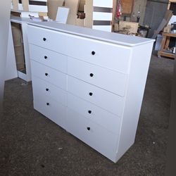 Ten drawers dresser with rails