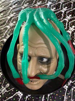 Talking/moaning Head on a Platter 4 candy/snacks