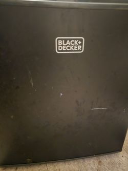 BLACK+DECKER 1.7-cu ft compact refrigerator