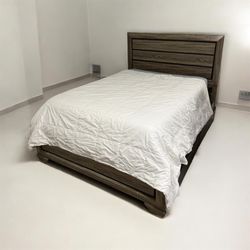 Complete Queen Bedroom Set – With Bonus