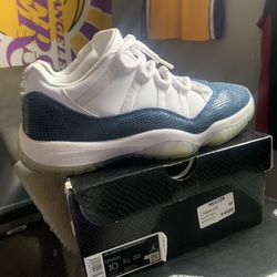 Jordan 11 low navy snakeskin size 10 shoes 