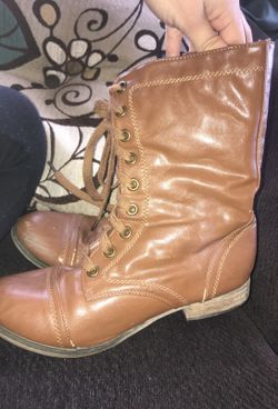 Woman's Boots