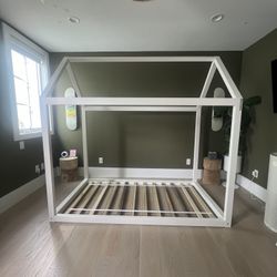 Pottery Barn House Bed (Twin)