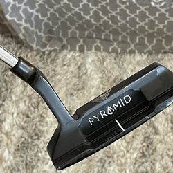Pyramid Putter Club w/ Smart Tech AZ-1 oversized grip with new USA cover