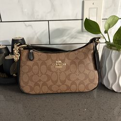 Coach Teri Shoulder Bag in Signature Canvas