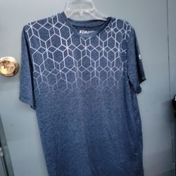 Mens Medium Tshirt New By COUGAR SPORTS