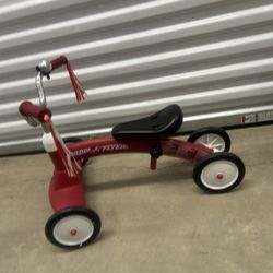 Radio Flyer Scoot About toddler ride-on toy,